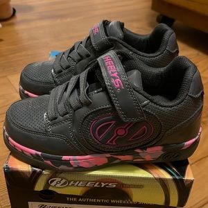Girls Heelys